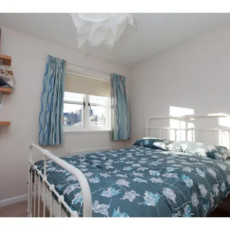 Quiet, Convenient With Nice View Of Arthur's Seat. Edimburgo
