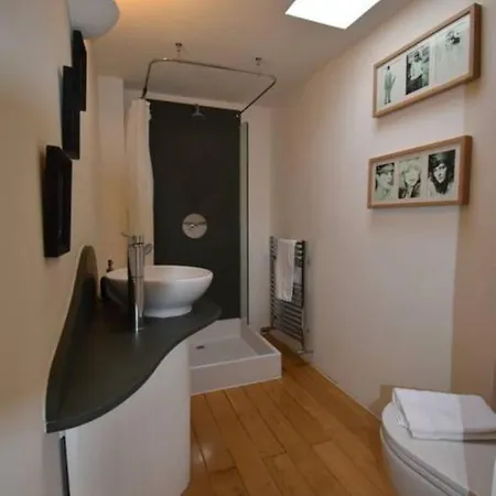 Apartment 4 Bedroom Flat In City Centre Sleeps 8 Edinburgh