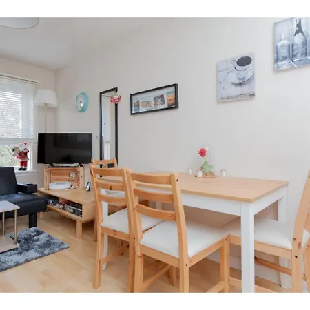 Bright And Quirky Flat In The Centre W/ Parking 公寓 *