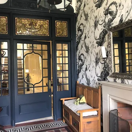 Claremont House Bed & Breakfast 5*
