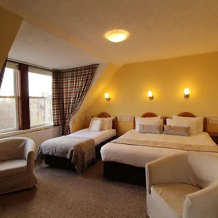 Dunedin Pensión 4*