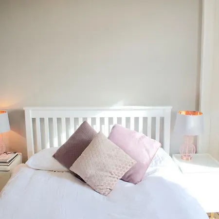 Lovely 1 Bedroom In Central