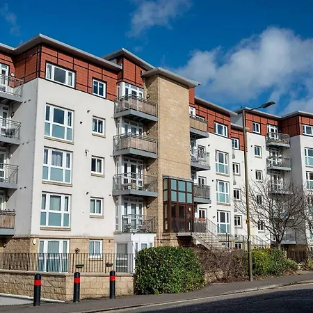 Modern Bright Near Centre *
