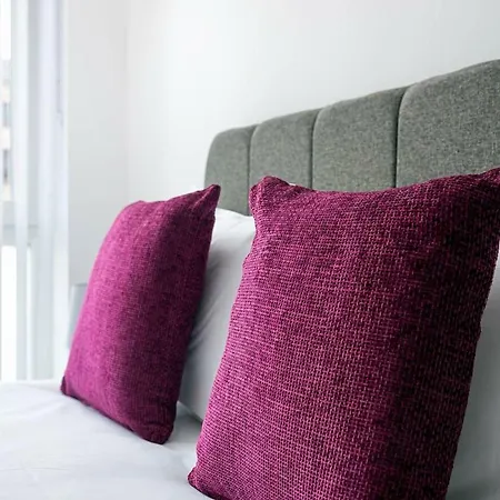 Modern Bright Near Centre Appartement *