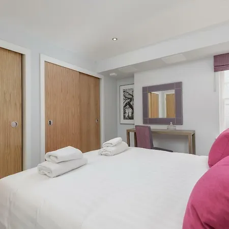 Destiny Scotland - Royal Mile *