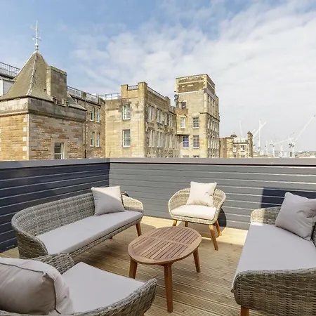 Destiny Scotland - Royal Mile