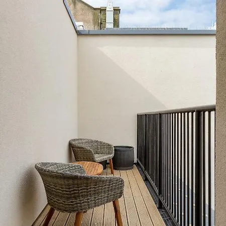 Destiny Scotland - Royal Mile Эдинбург