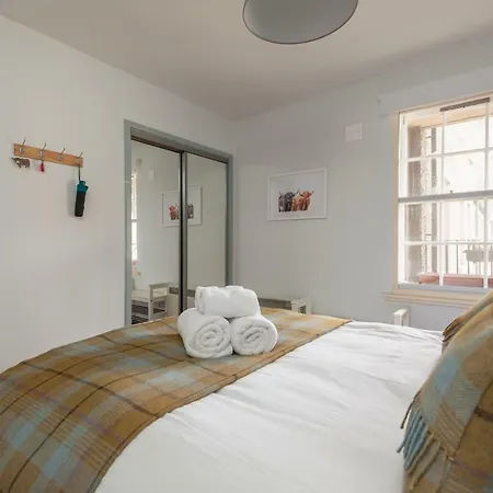The Wee Highland Coo Apartment EDI