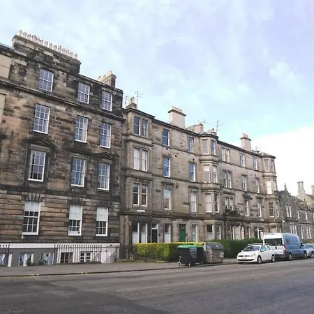 Beautifully Presented New Town Apt - Sleeps 4 * Edimburgo