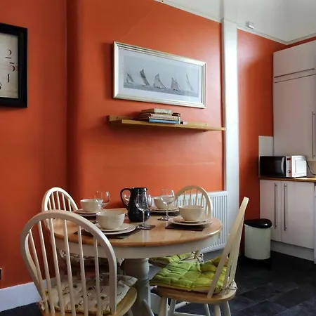 Apartamento Beautifully Presented New Town Apt - Sleeps 4 *