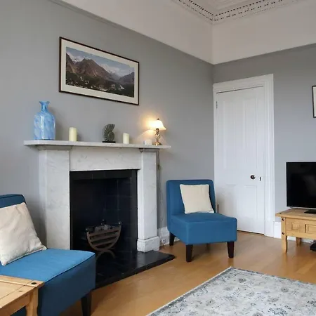 Beautifully Presented New Town Apt - Sleeps 4 Apartamento