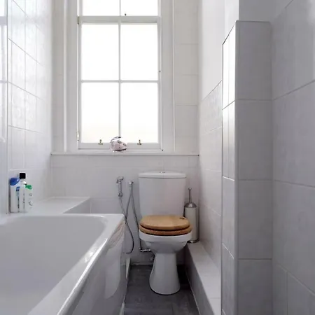 Beautifully Presented New Town Apt - Sleeps 4 Apartamento *