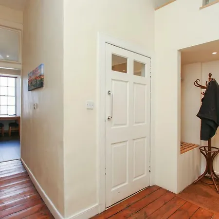 3 Bedroom Flat In City Centre