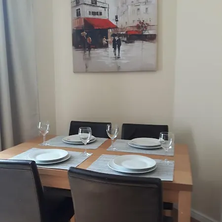 شقة 142-2 Broughton Road
