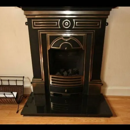 Central Waterfront Flat With Great Views Edinburgh