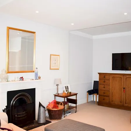 Spacious 2 Bedroom Inverleith With Garden