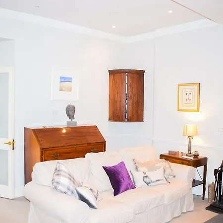 Spacious 2 Bedroom Inverleith With Garden
