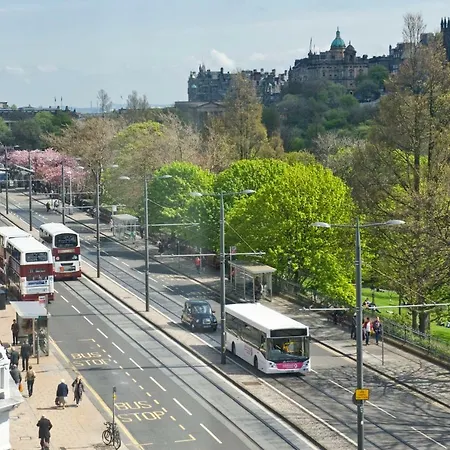 Daire Destiny Scotland Charlotte Square Edinburgh
