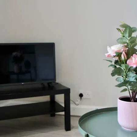 Newly Refurbished 2 Bedroom Flat In Canonmills Daire Edinburgh