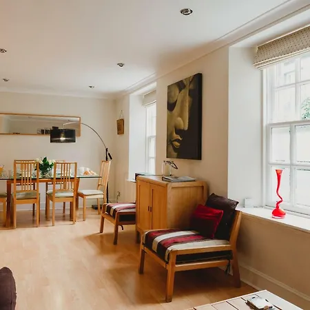 Lovely Mews In Circus Lane Near Car Park *