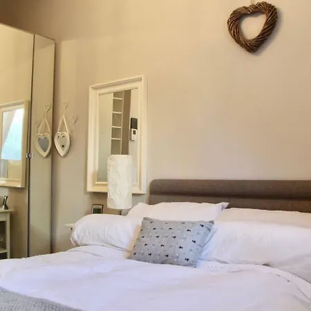 Διαμέρισμα Homely 1 Bedroom Garden Flat