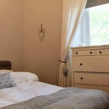 Homely 1 Bedroom Garden Flat