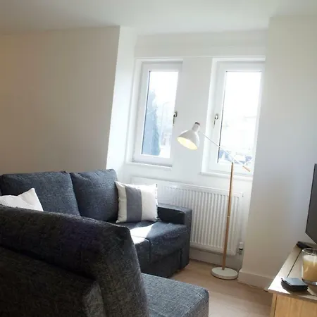 Spacious Canonmills Studio