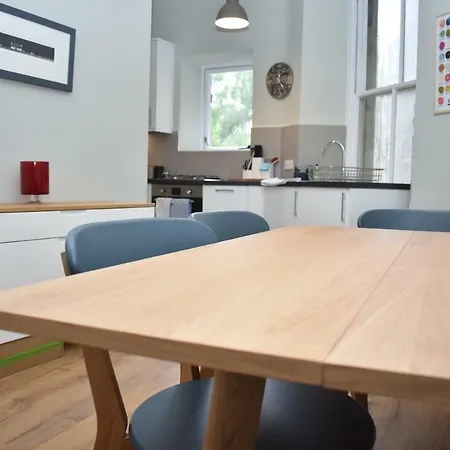 High Street - Modern Scandi Design In The Heart Of The Old Town! Apartment *