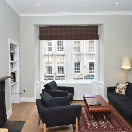 High Street - Modern Scandi Design In The Heart Of The Old Town! Edinburgh