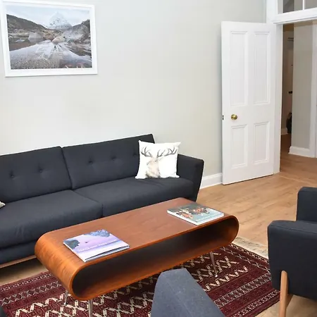 High Street - Modern Scandi Design In The Heart Of The Old Town! Edinburgh