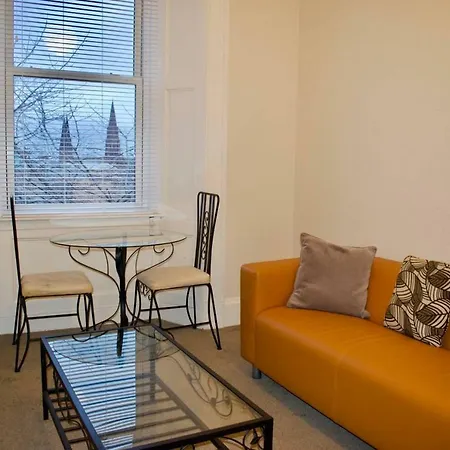 2 Bedroom Flat In Fountainbridge Appartement