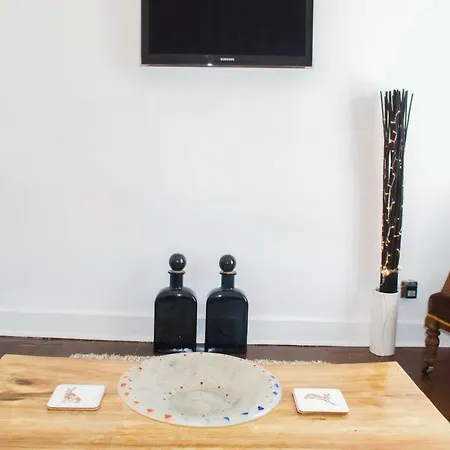 Beautiful 1 Bedroom Flat In Old Town Apartment