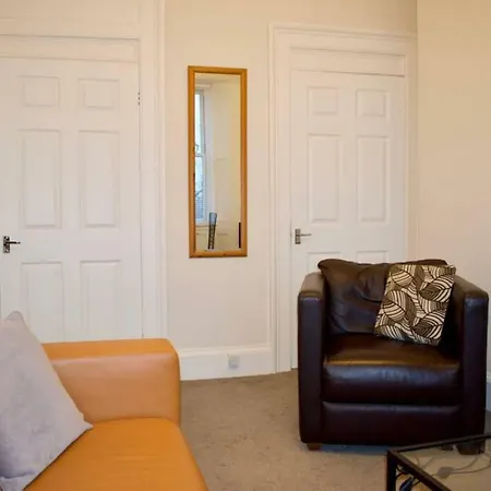 2 Bedroom Flat In Fountainbridge Appartement *