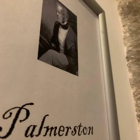 Royal Mile By The Castle Apart Otel 5*