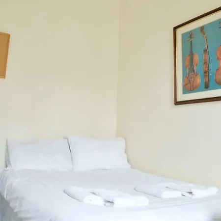 3 Bedroom City Flat In