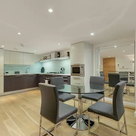 Apartment Modern Simpson Loan Apt With Lift And Parking Edinburgh