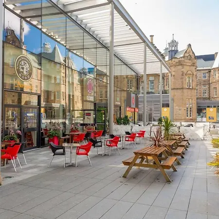 Modern Simpson Loan Apt With Lift And Parking * Edinburgh