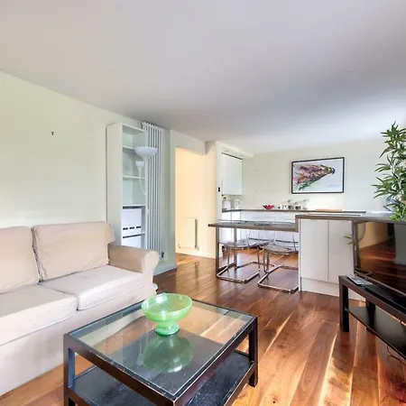 Perfect 1 Bedroom Flat In The Heart Of Daire