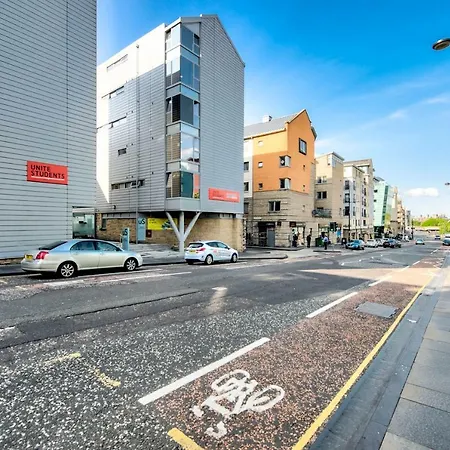 Perfect 1 Bedroom Flat In The Heart Of Daire Edinburgh