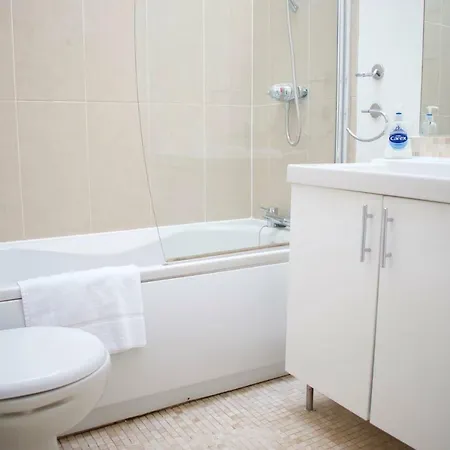 度假居 2 Bedroom In The City Centre 爱丁堡