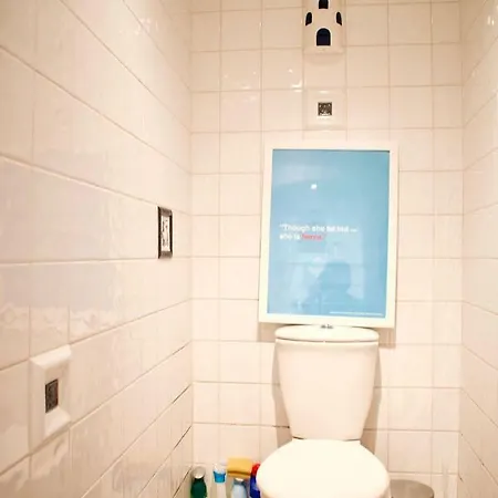1 Bedroom Flat In New Town * Edinburgh