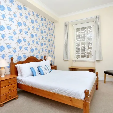 World's End - Historic 2 Bed On The Royal Mile, Sleeps 4 Appartement *