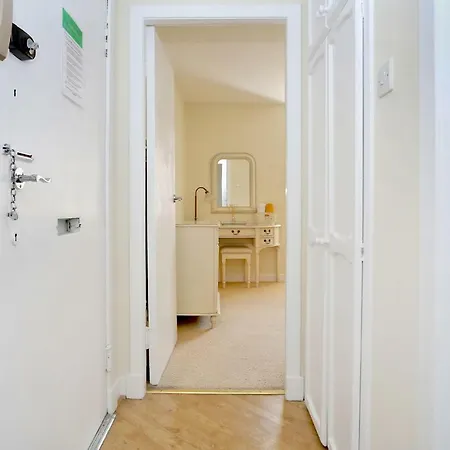 West Bow - Comfy 2 Bed On West Bow Overlooking Grassmarket