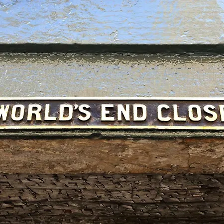 World's End - Historic 2 Bed On The Royal Mile, Sleeps 4 Appartement *