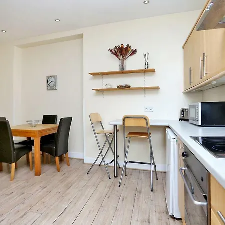 World's End - Historic 2 Bed On The Royal Mile, Sleeps 4 Appartement *