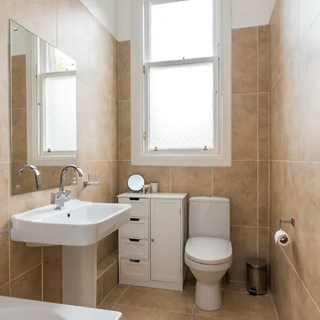 2br Arden Street By Guestready *