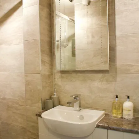 Welcoming 2 Bedroom Flat Near Fountainbridge Apartament *