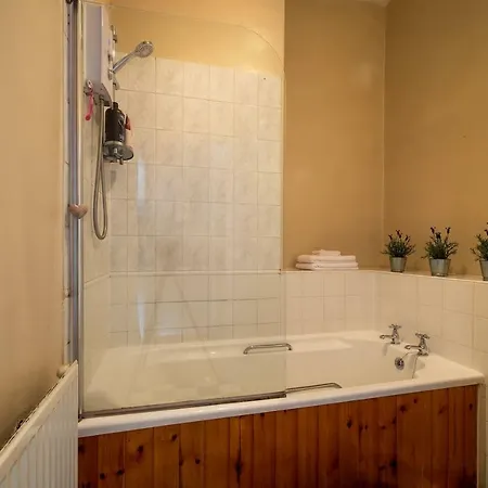 Elegant 2br By Guestready *