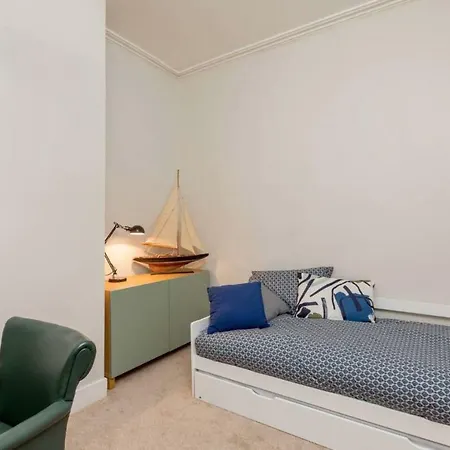 Elegant 3bedrm Apt In Heart Of New Town Daire *