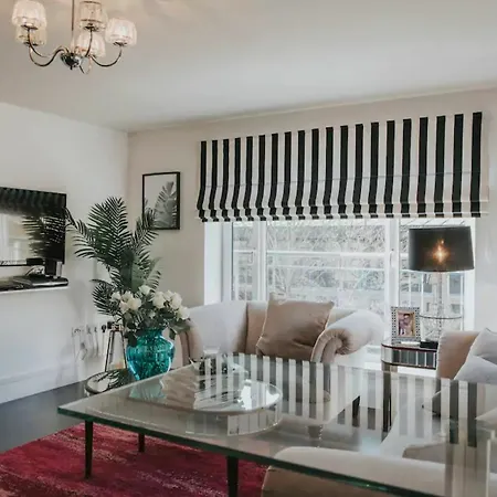 Spacious Flat Near Murrayfield - Sleeps 4 아파트